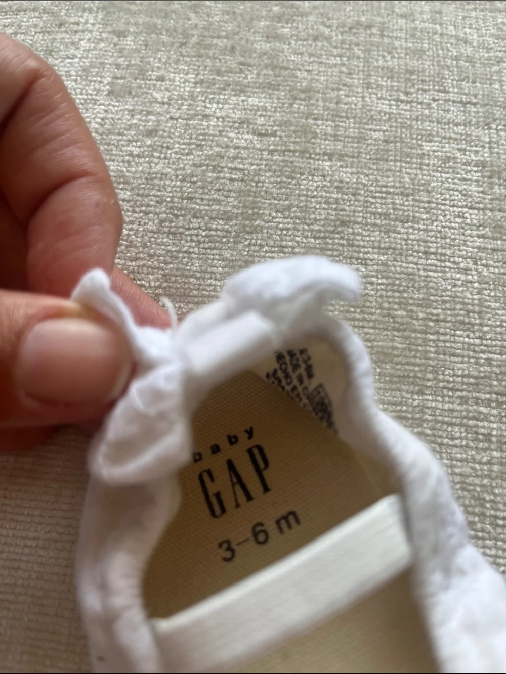 3 = $15 - GAP White Baby Girls Floral Bow Mary Jane Shoes - 3-6 months